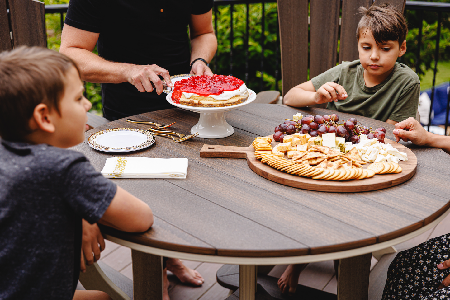 Beaver Dam Outdoor 43" Serenity Round Counter Table Swivel Chair Dining Set (COUNTER HEIGHT)