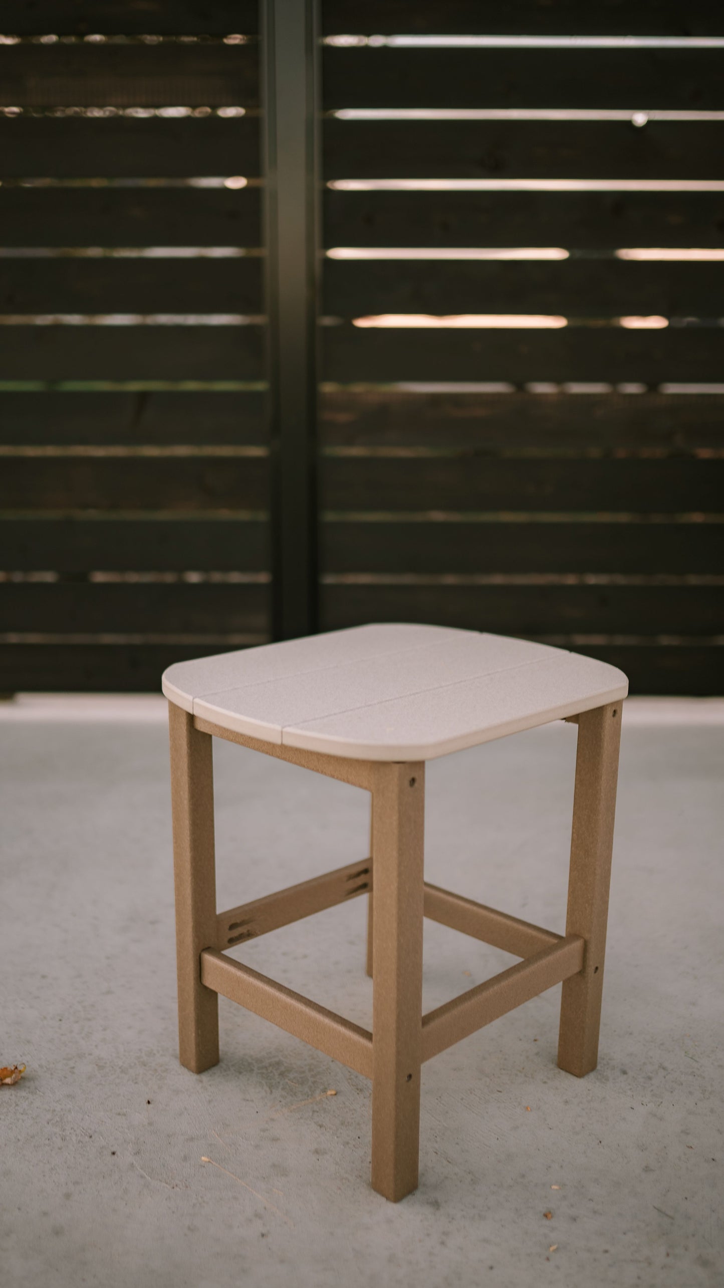 Polybird P52 Oval End Table - LEAD TIME TO SHIP 7 BUSINESS DAYS OR LESS
