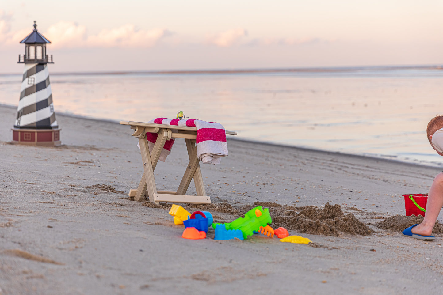 Beaver Dam Outdoor Surf-Aira Folding End Table - LEAD TIME TO SHIP 4 WEEKS OR LESS