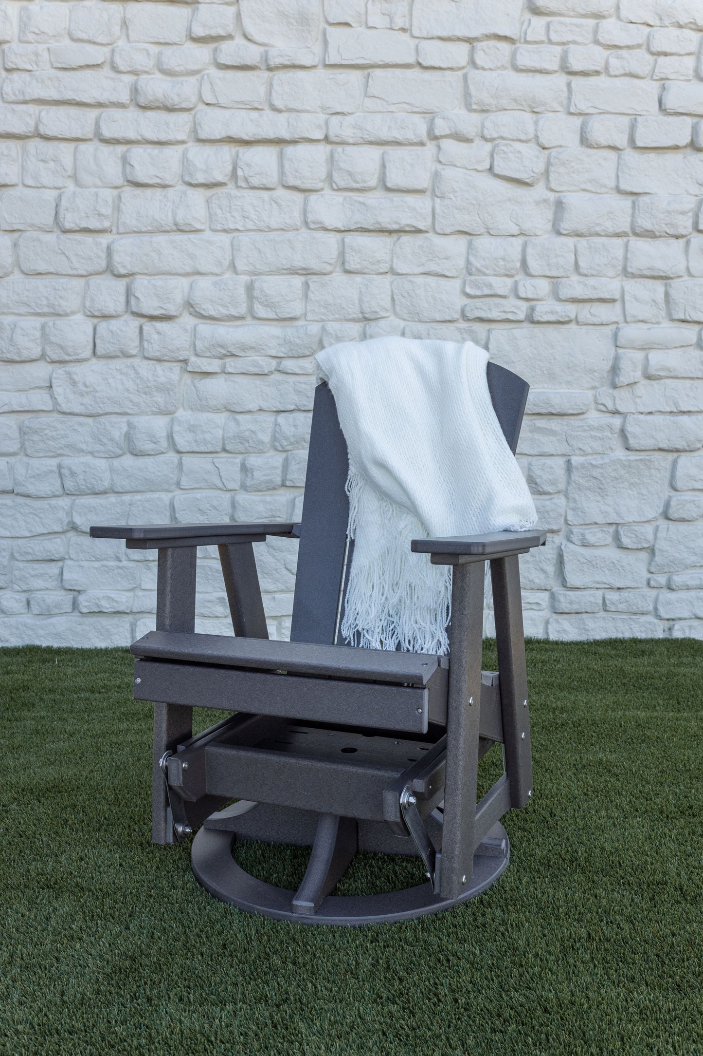 Polybird P39 Swivel Glider - LEAD TIME TO SHIP 5 BUSINESS DAYS OR LESS