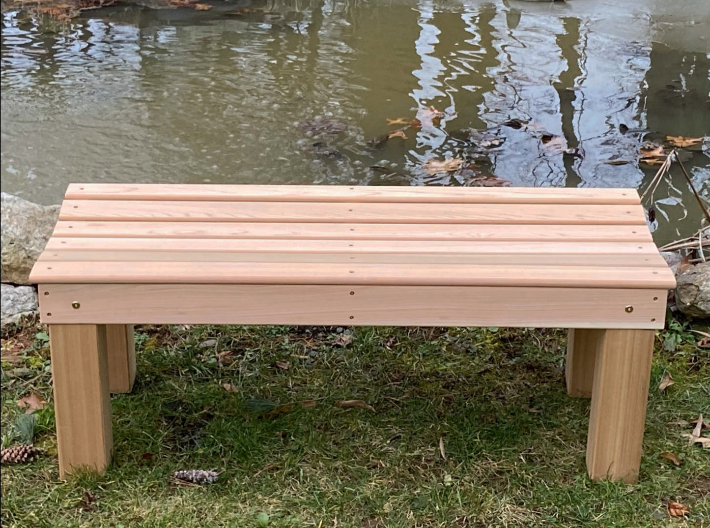 Regallion Outdoor Western Red Cedar 4ft Cedar Courtyard Bench - LEAD TIME TO SHIP 2 WEEKS