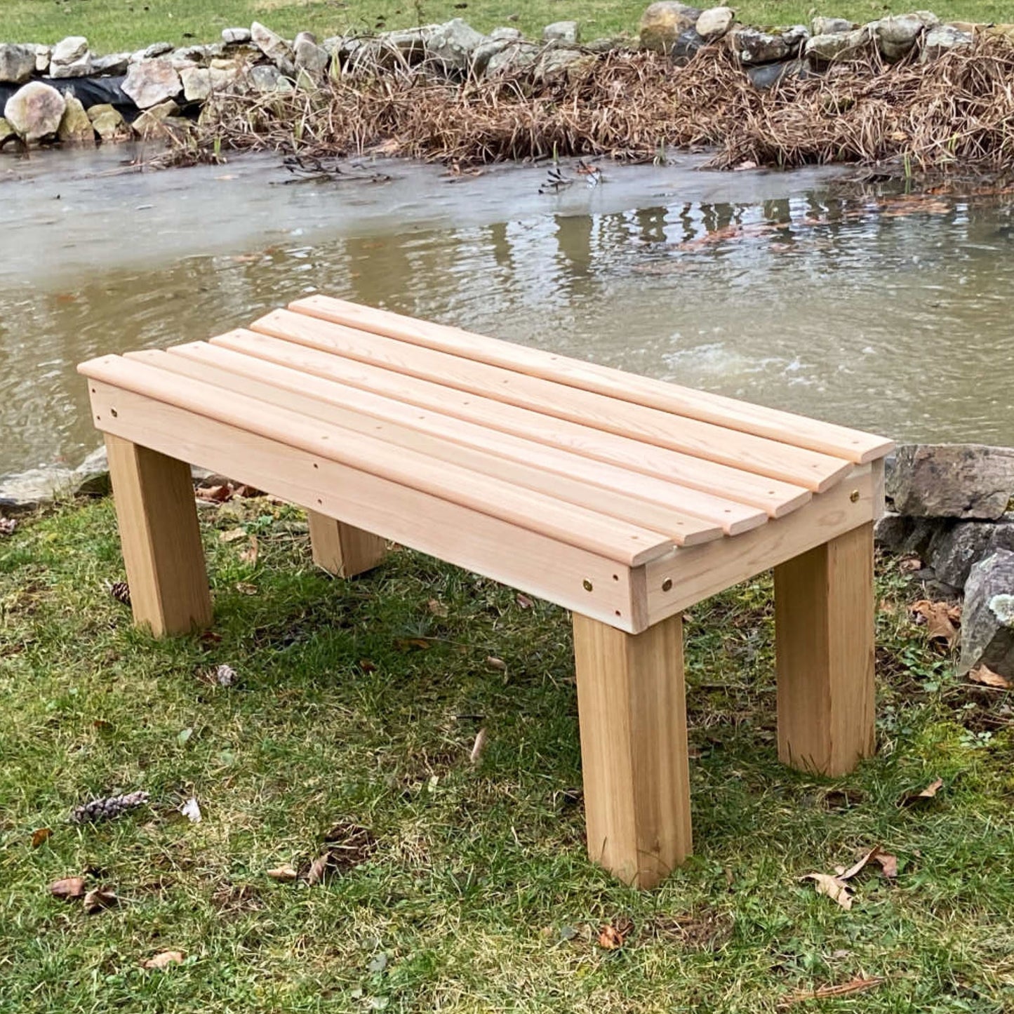 Regallion Outdoor Western Red Cedar 4ft Cedar Courtyard Bench - LEAD TIME TO SHIP 2 WEEKS