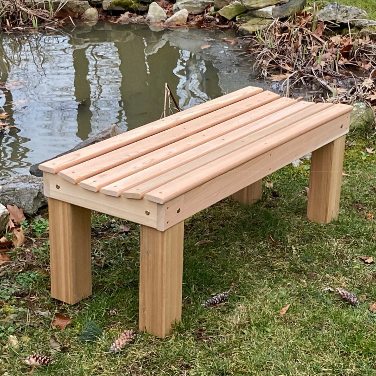 Regallion Outdoor Western Red Cedar 4ft Cedar Courtyard Bench - LEAD TIME TO SHIP 2 WEEKS