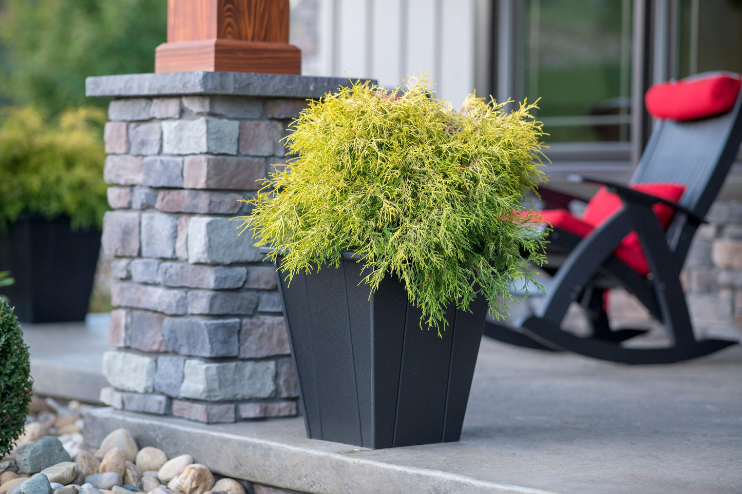 LuxCraft Recycled Plastic Elite Planter (18") - LEAD TIME TO SHIP 3 TO 4 WEEKS