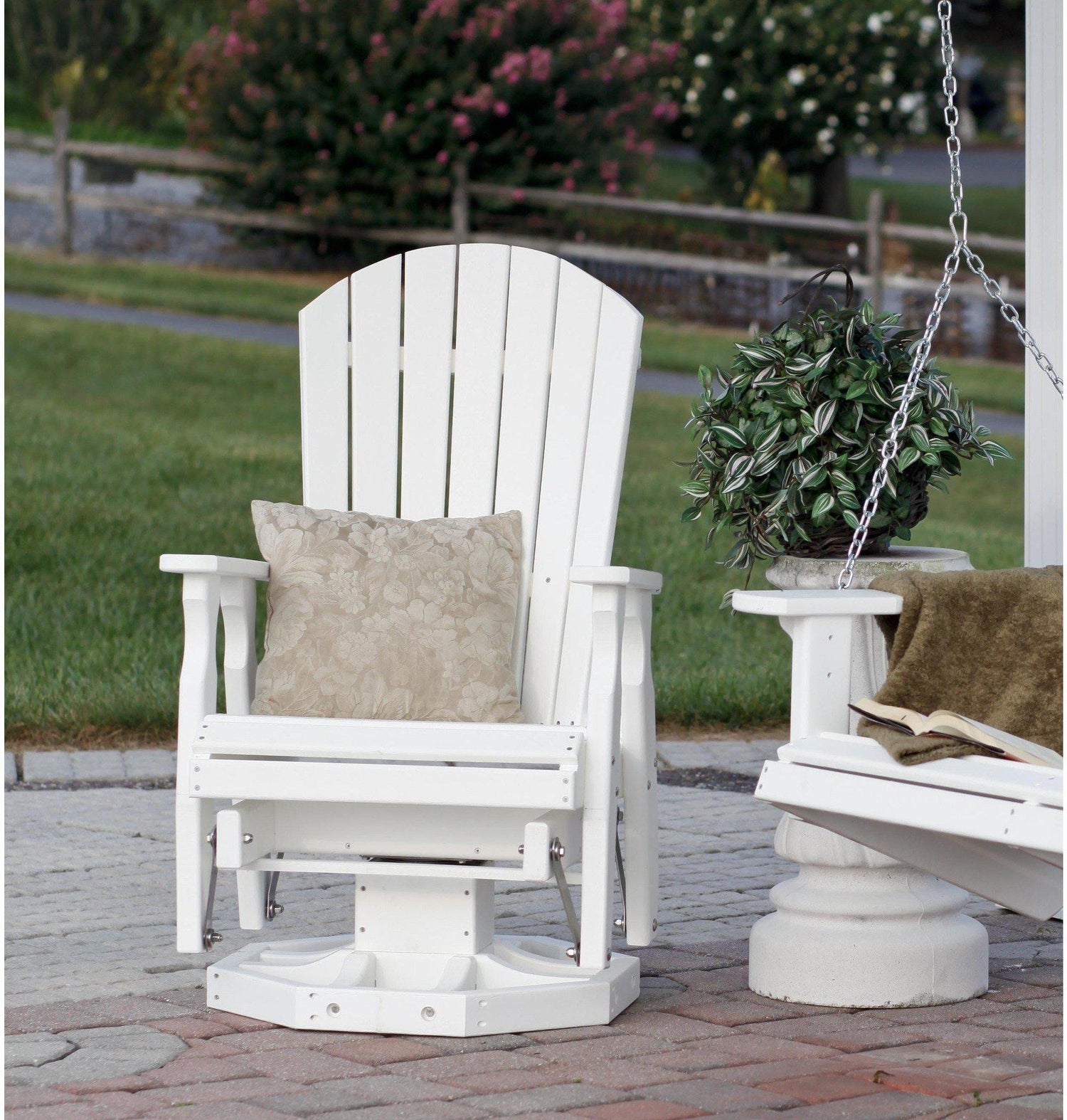 Leisure Lawns Round Side Table Matching Chairs